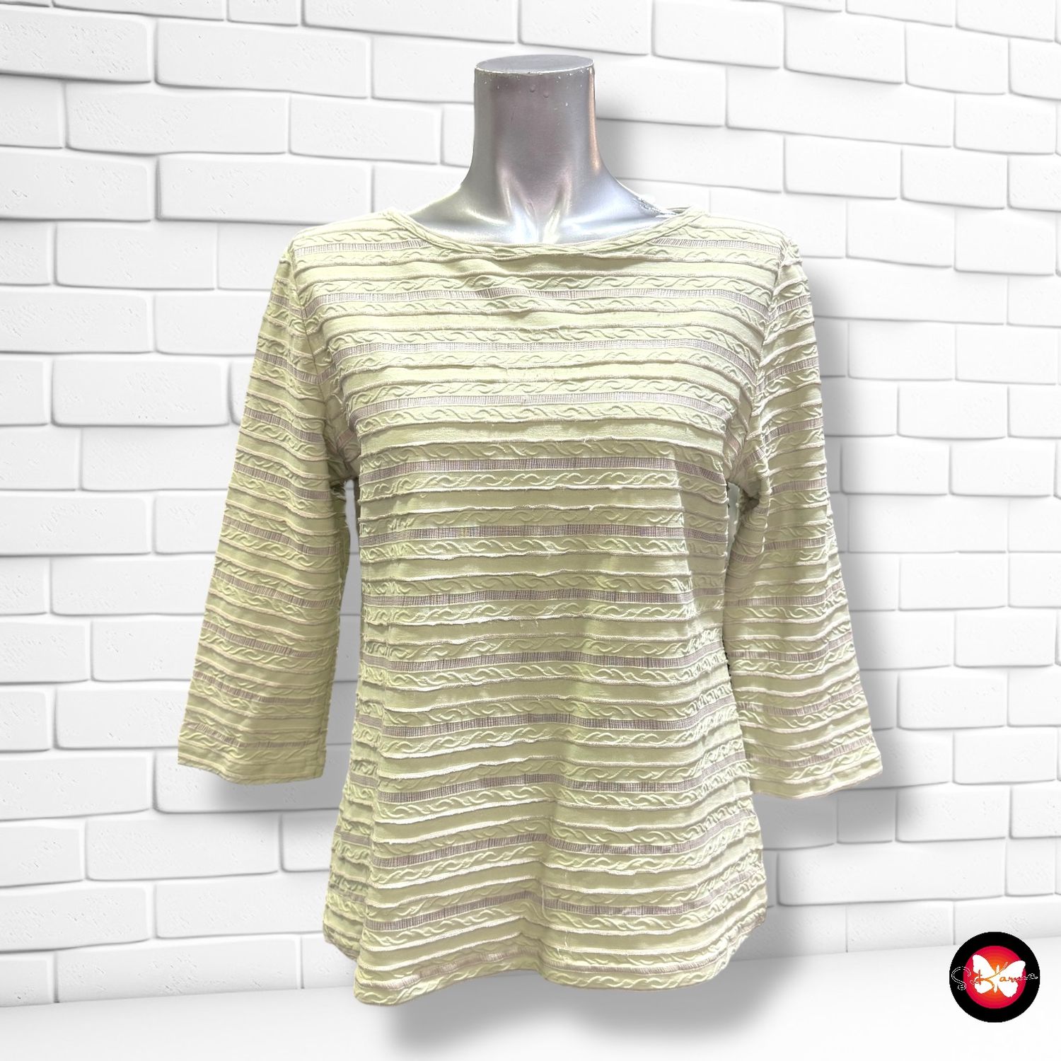 Camiseta de media manga con transparencias Talla M