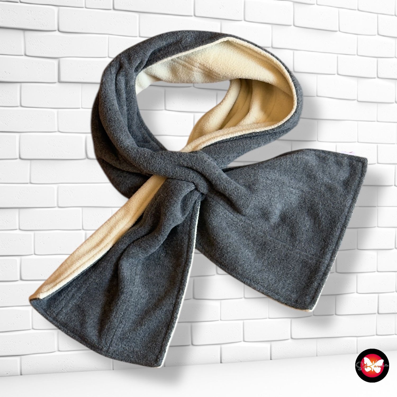 Bufanda de polar con pasador