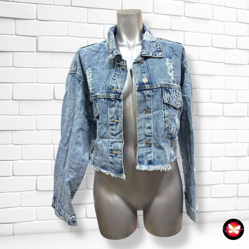 **HOY** Cazadora vaquera cropped con rotitos SHEIN Talla M