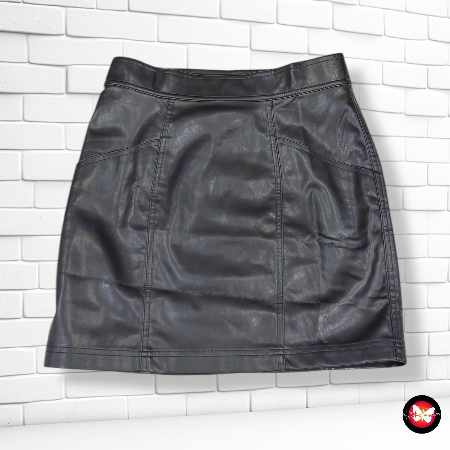 **HOY** Falda de piel sintética H&amp;M Talla 40 (pequeña)