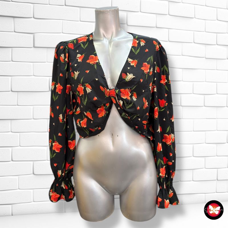 **HOY** Blusa cropped con flores TOP SHOP Talla 40