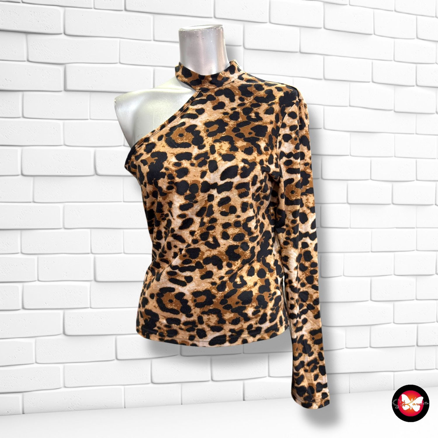 **HOY** Camiseta animal print con escote asimétrico SHEIN Talla L