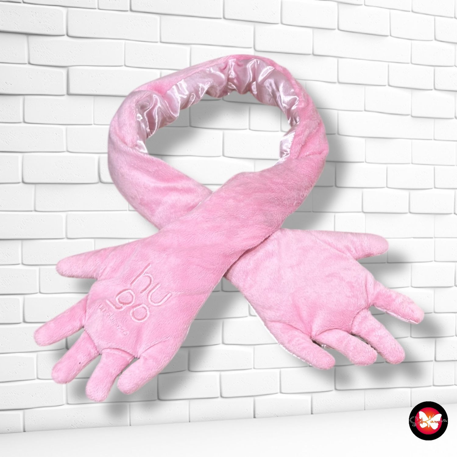 **HOY** Bufanda de peluche “abrazo” con pasador