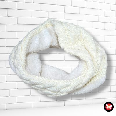 **HOY** Cuello de punto y peluchito LADY OF ARAN (IRLANDA)