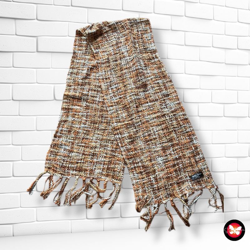 **HOY** Bufanda hecha a mano