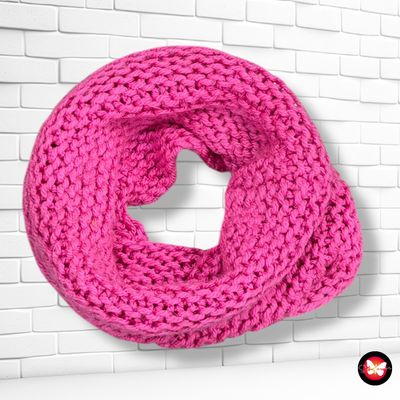 **HOY** Cuello de punto hecho a mano