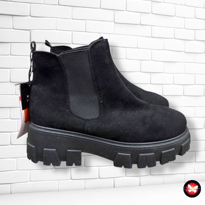 **HOY** Botines tipo ante  SINSAY T36