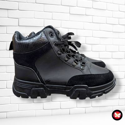 **HOY** Zapatillas tipo montaña SINSAY T40