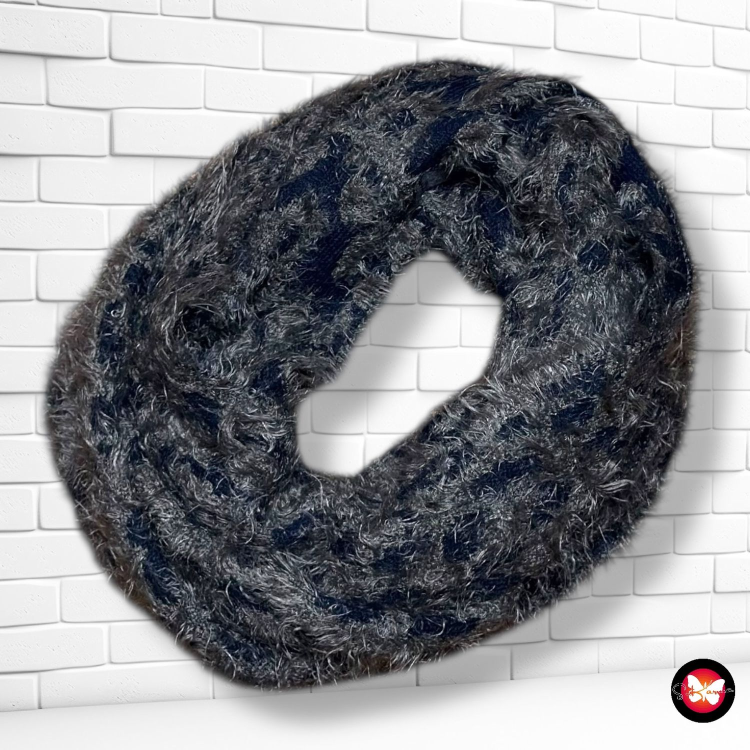 **HOY** Bufanda sinfín peludita