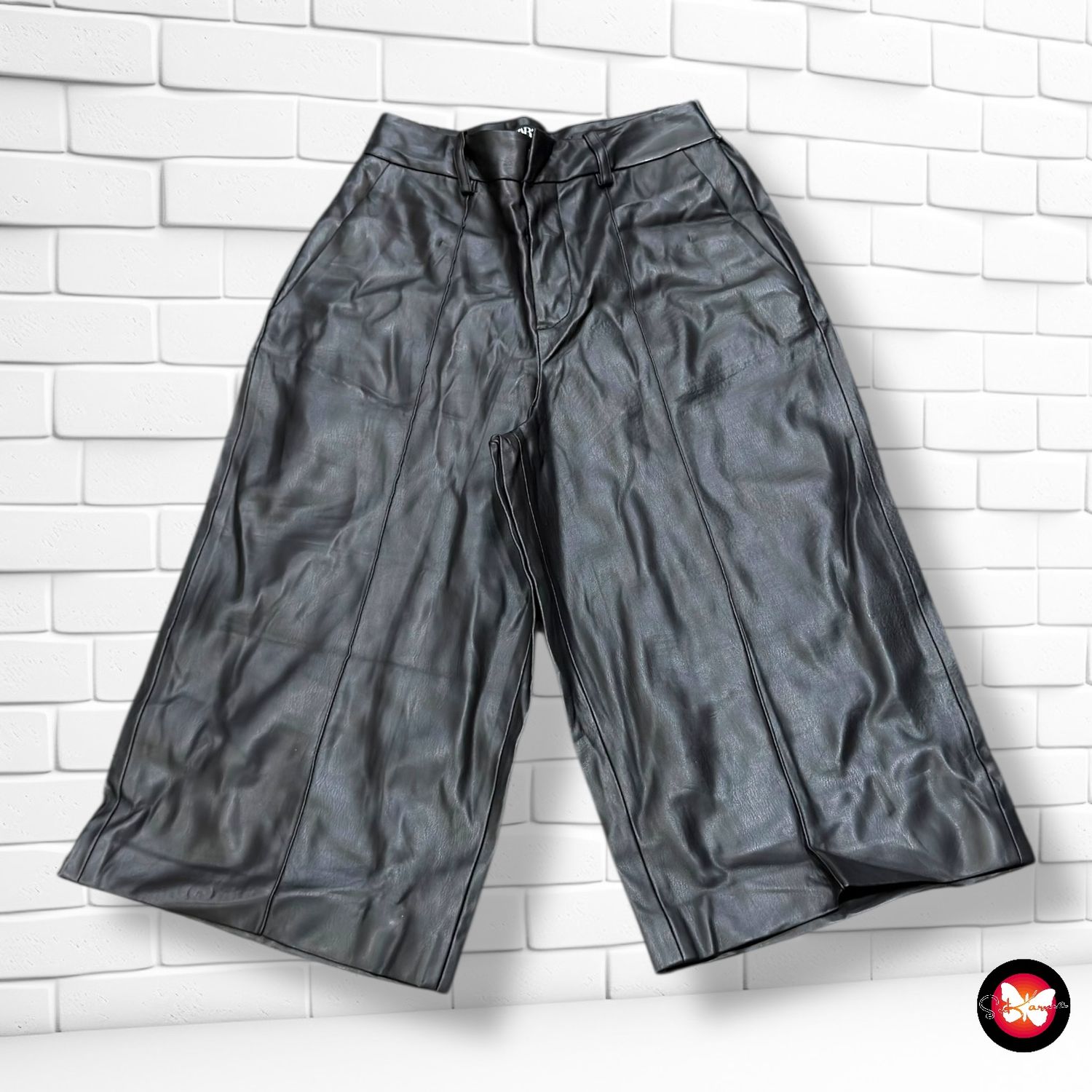 **HOY** Bermudas de piel sintética ZARA Talla XS