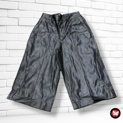 **HOY** Bermudas de piel sintética ZARA Talla XS