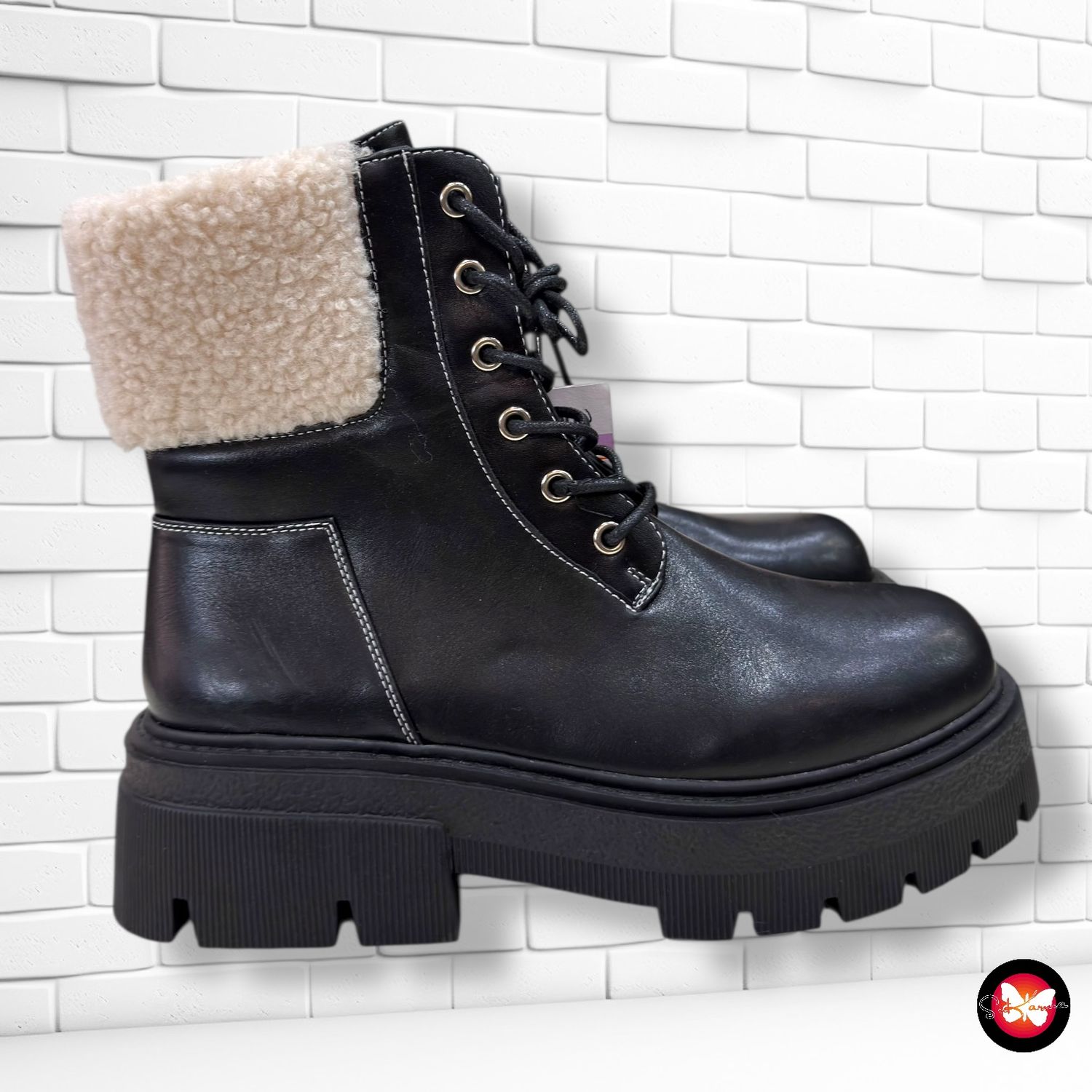 **HOY** Botines con borreguito SINSAY T38