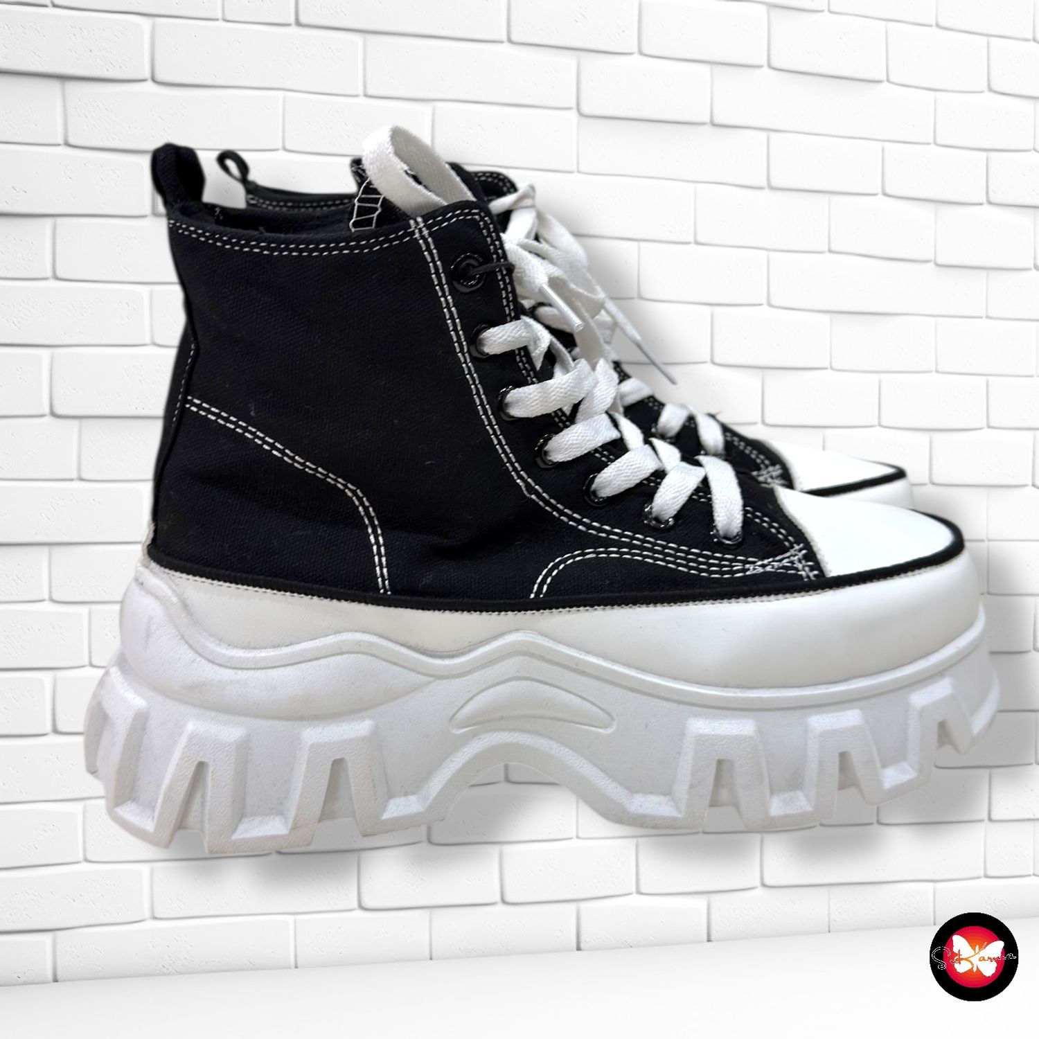 **HOY** Zapatillas de lona con plataforma SINSAY T39