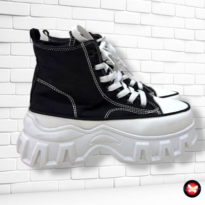 **HOY** Zapatillas de lona con plataforma SINSAY T39