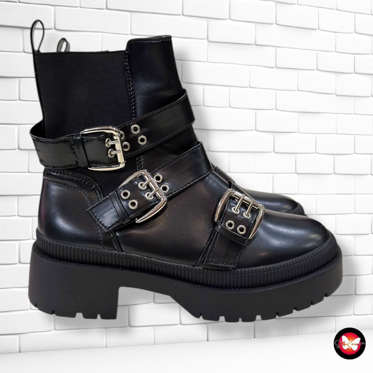 **HOY** Botines con correas SINSAY T37