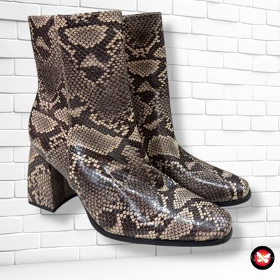 Botines serpiente SINSAY T39