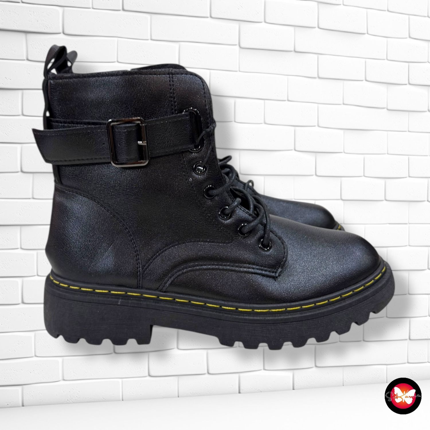 **HOY** Botines militares SINSAY T40