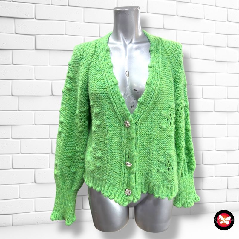 **HOY** Chaqueta de punto con botones de pedrería TRENDYOL Talla M