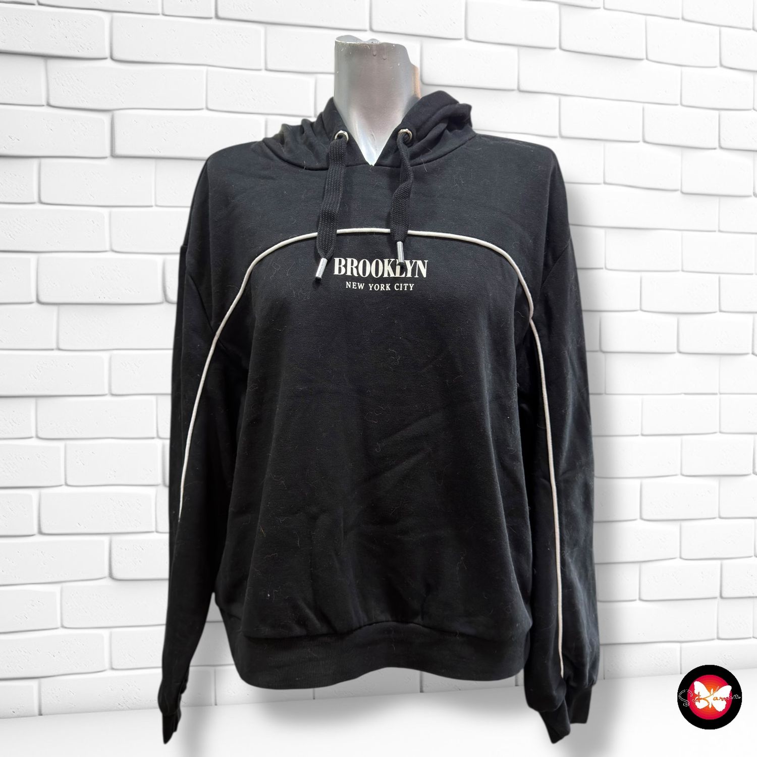 **HOY** Sudadera “BROOKLYN” DIVIDED Talla L