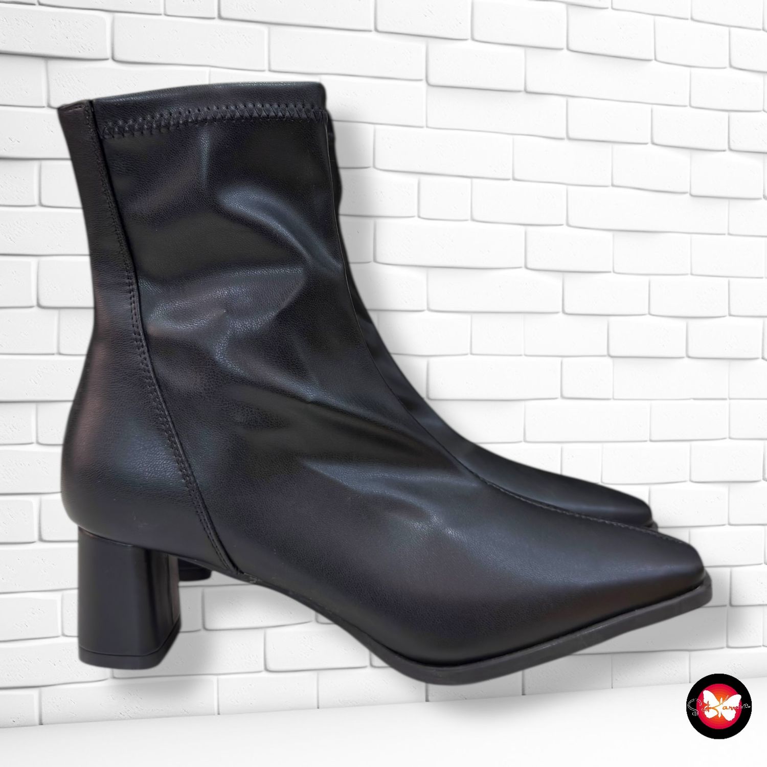 **HOY** Botines de tacón SINSAY T37