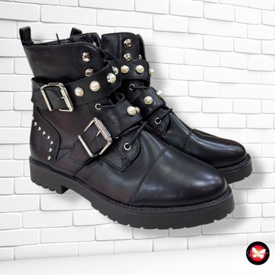 Botines con correas y perlas SINSAY T40