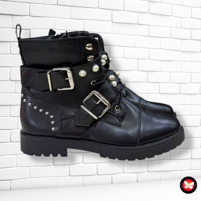 Botines con correas y perlas SINSAY T40