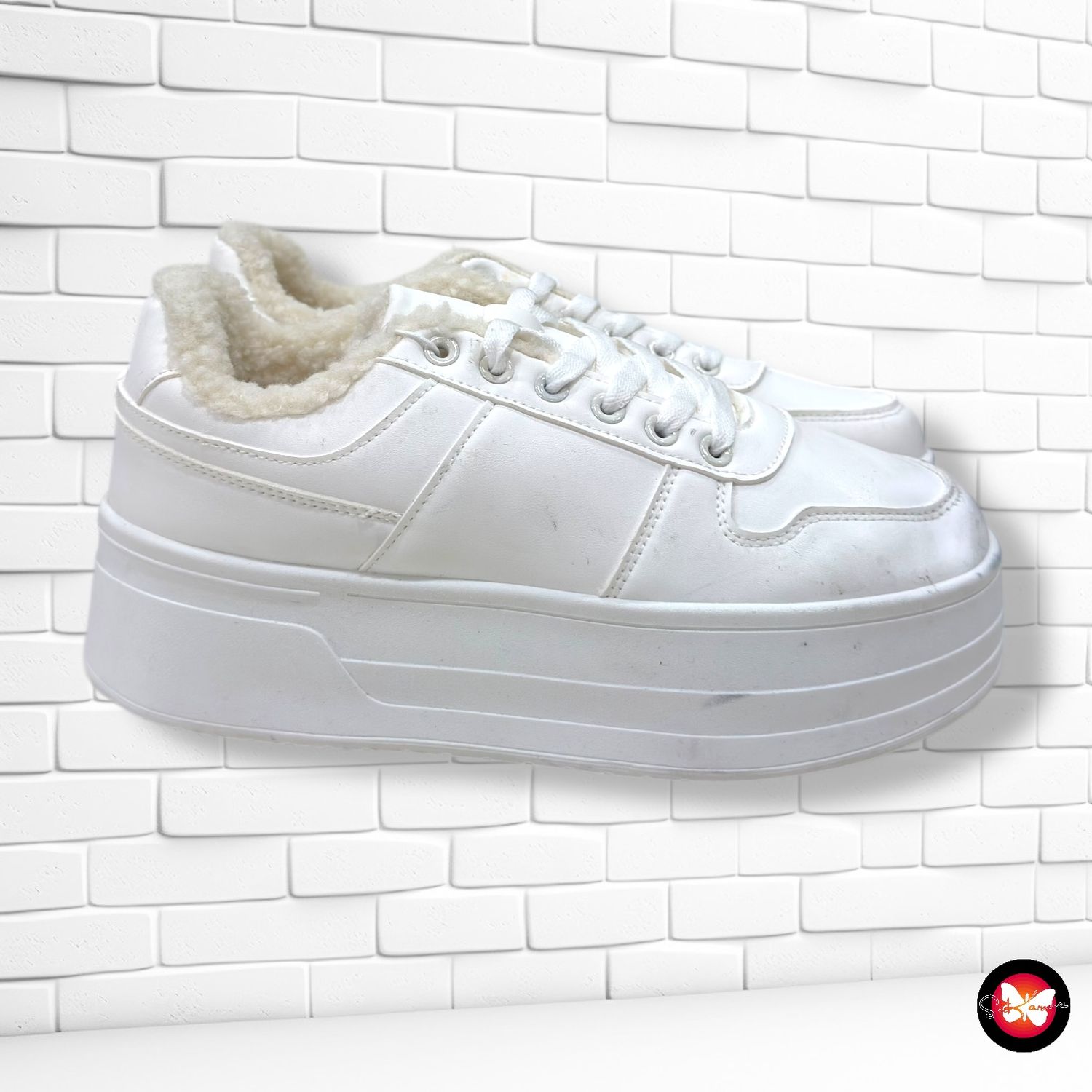 Zapatillas con borreguito SINSAY T40