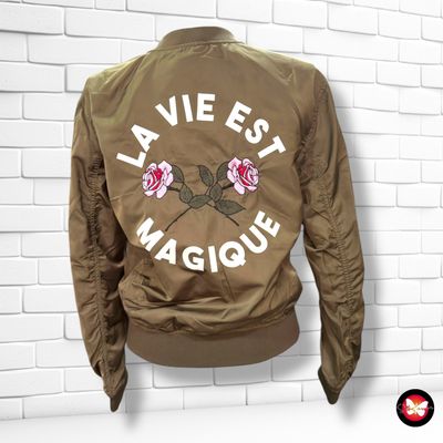 Chaqueta bomber con bordados H&M color Verde militar Talla 11-12 años