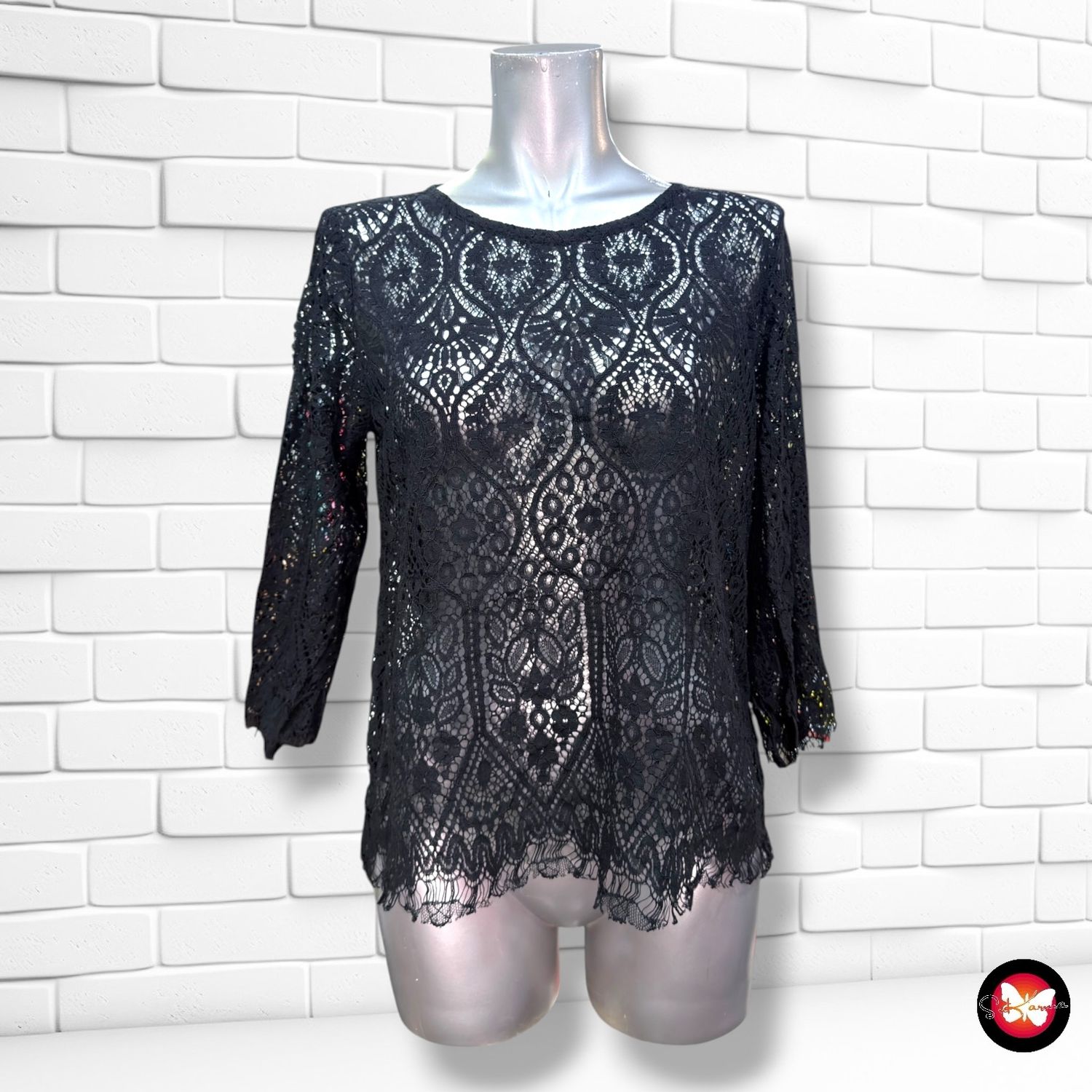 **HOY** Blusa traslúcida de encaje  KIABI color Negro Talla M