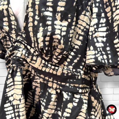 Blusa de manga corta SHEIN CURVE color Negro y beige Talla 2XL (pequeña)