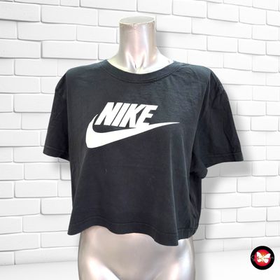 Camiseta de manga corta cropped NIKE color Negro Talla M