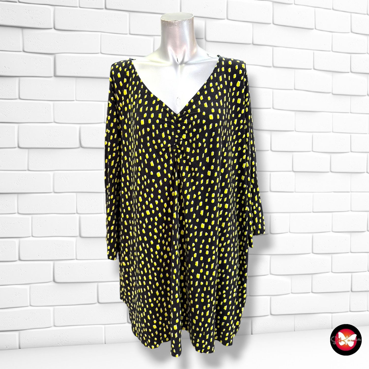 Camiseta de media manga LAURA TORELLI color Negro y verde Talla 54/56