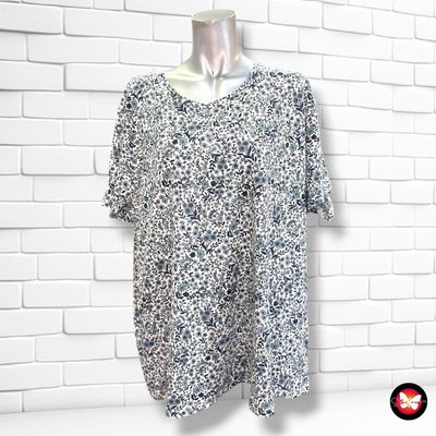Camiseta de manga corta de florecitas H&M color Blanco y azul Talla 2XL