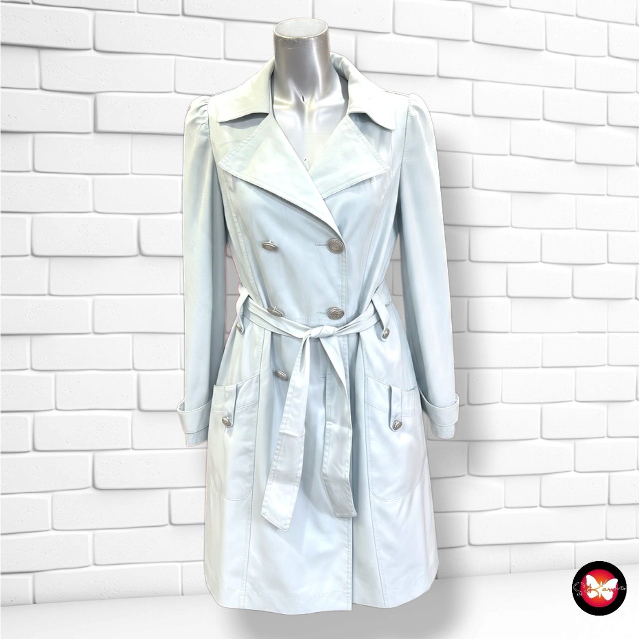 **HOY** Gabardina NAF NAF color Celeste Talla 40 (pequeña)