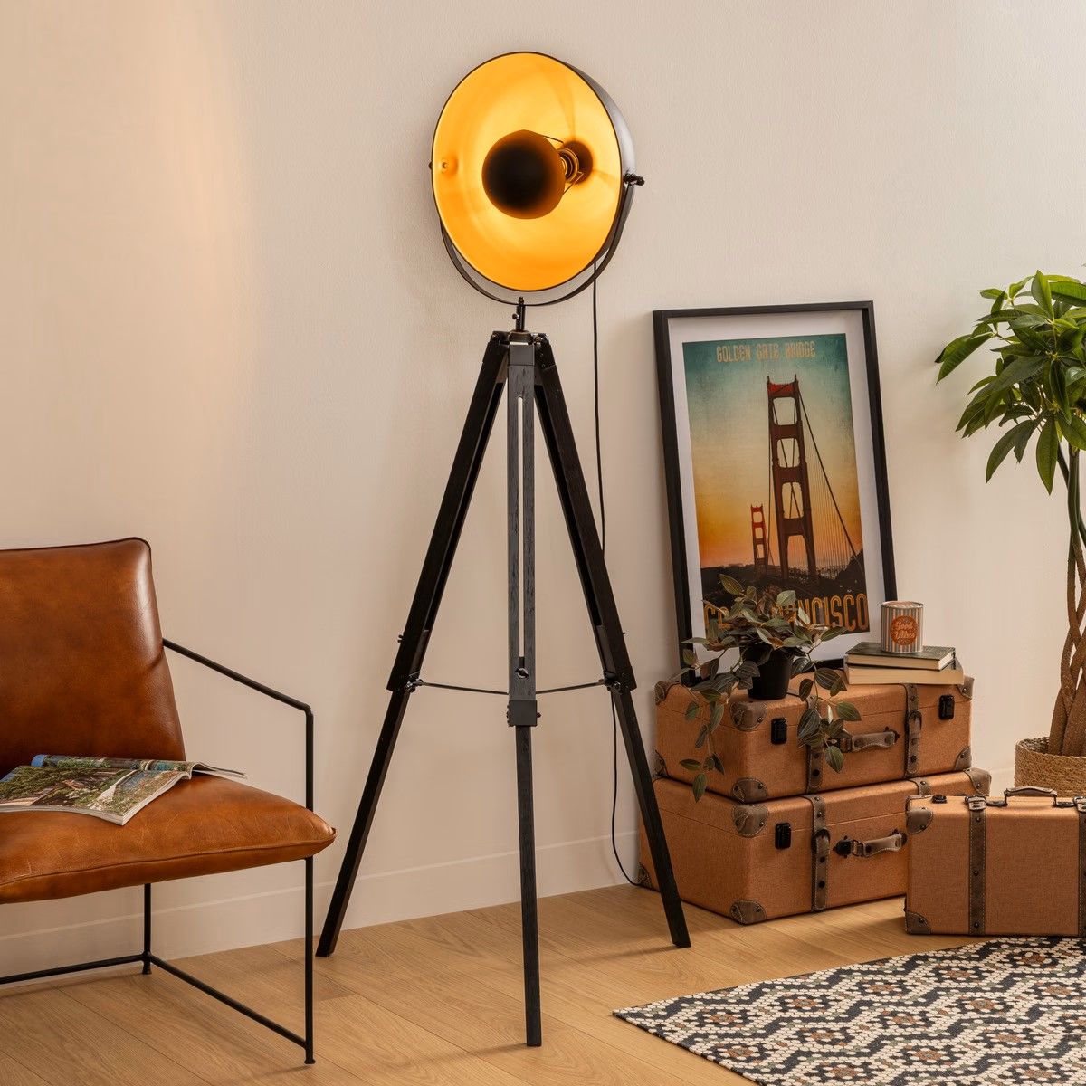 TRIPOD Stehleuchte 1 x E27, Schwarz / Gold matt