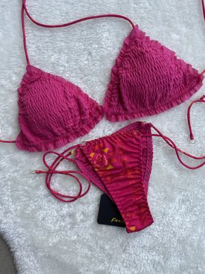 Bikini Burning triangolo e slip brasiliano Bikini Burning triangolo e slip brasiliano