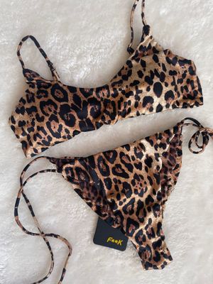 Bikini Spotted top e brasiliano Bikini Spotted top e brasiliano