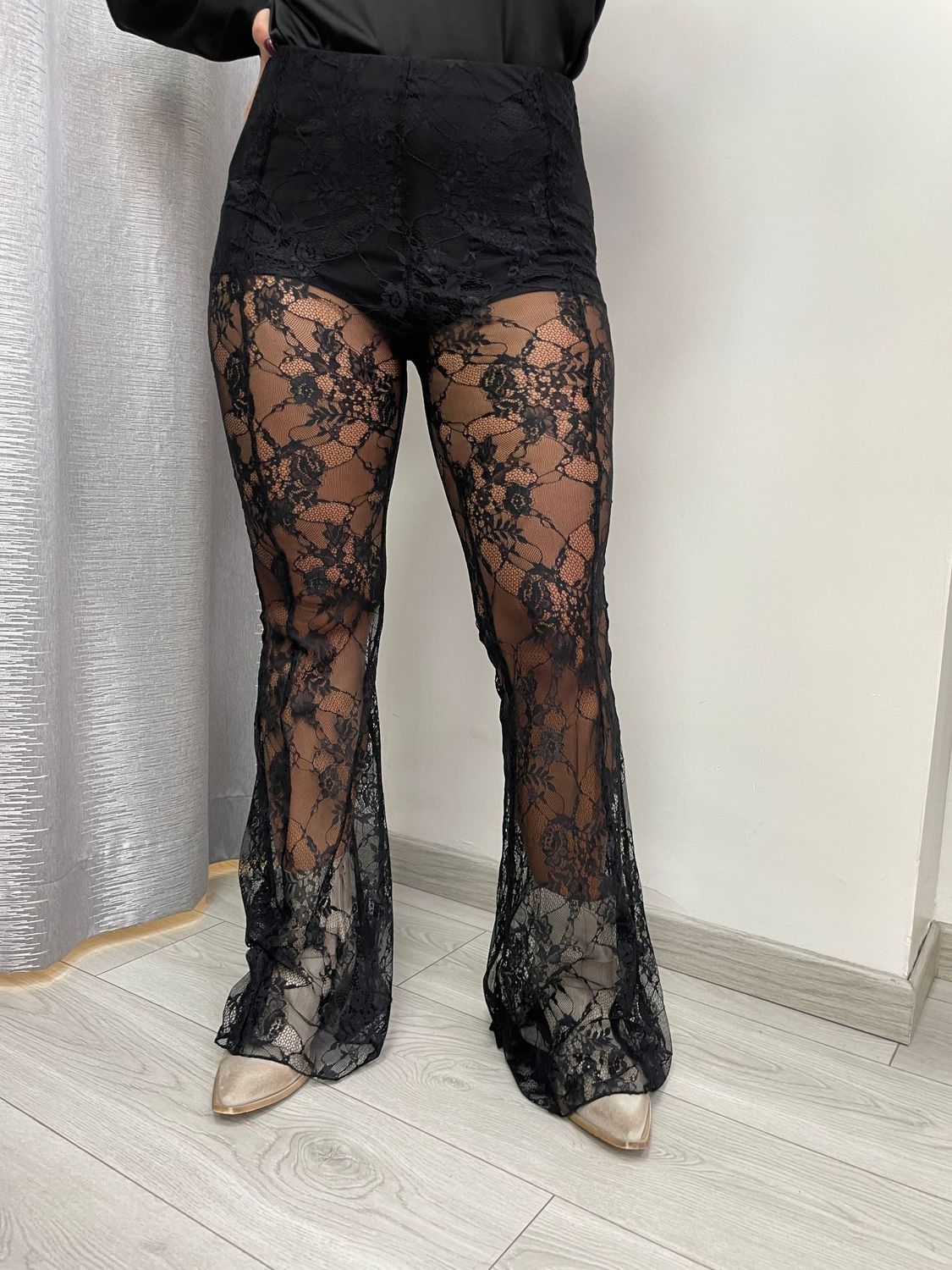 Pantalone Haveone in pizzo nero