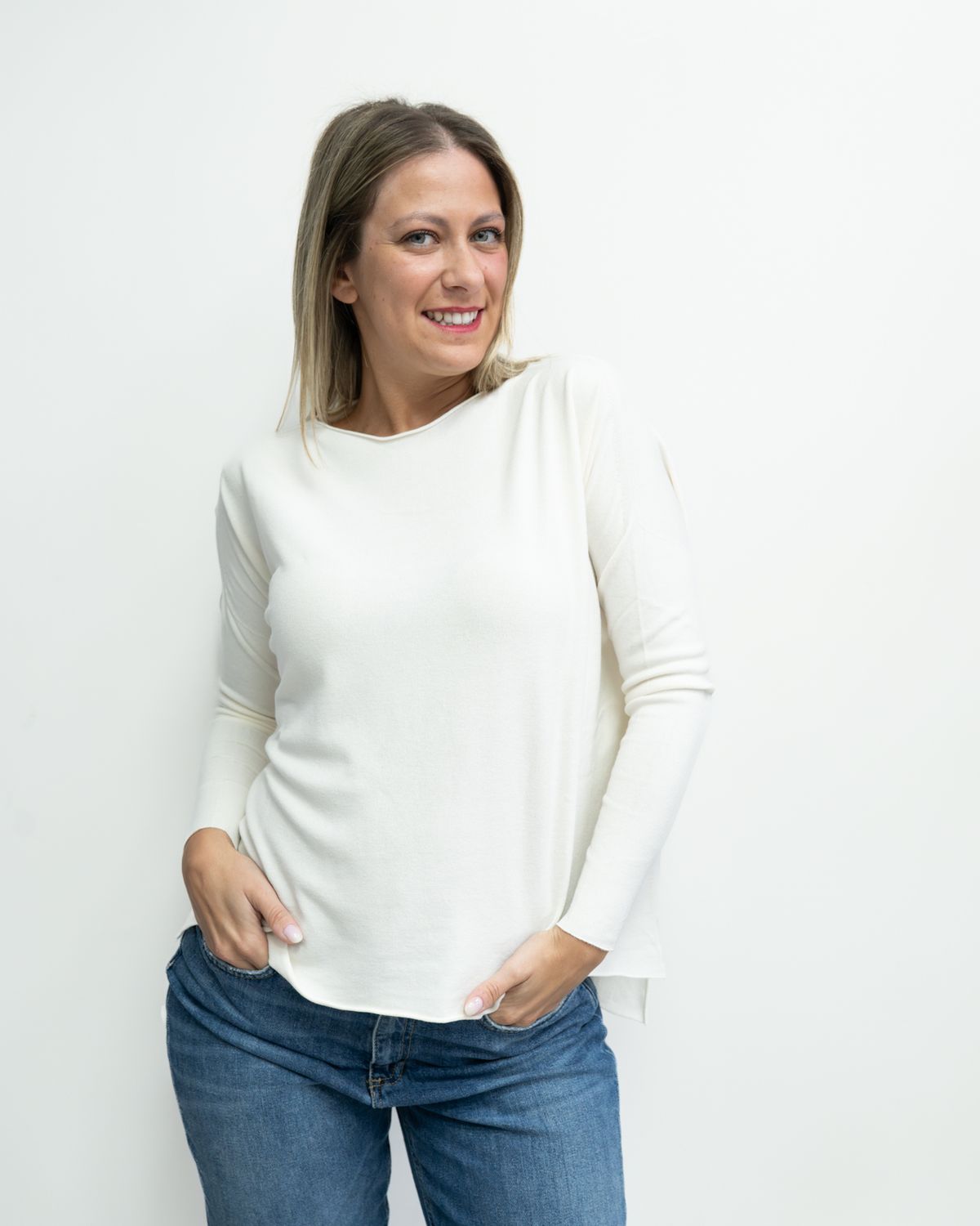 Maglia Vicolo con taglio high-low panna