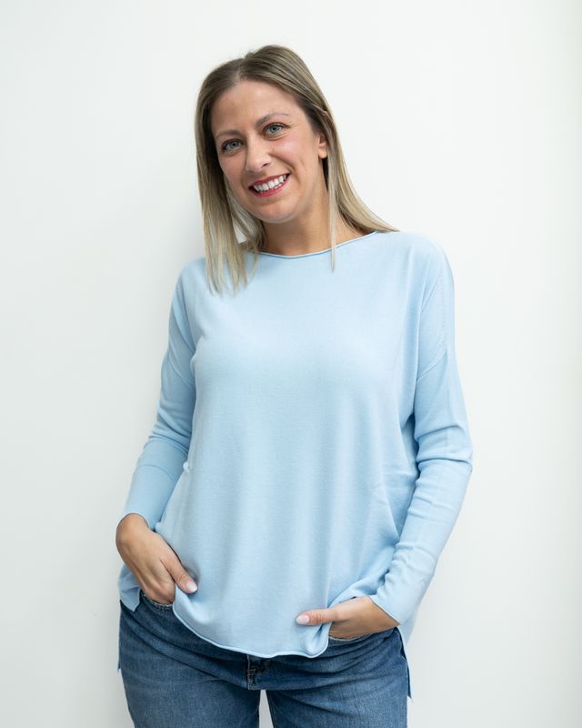 Maglia Vicolo con taglio high-low cielo