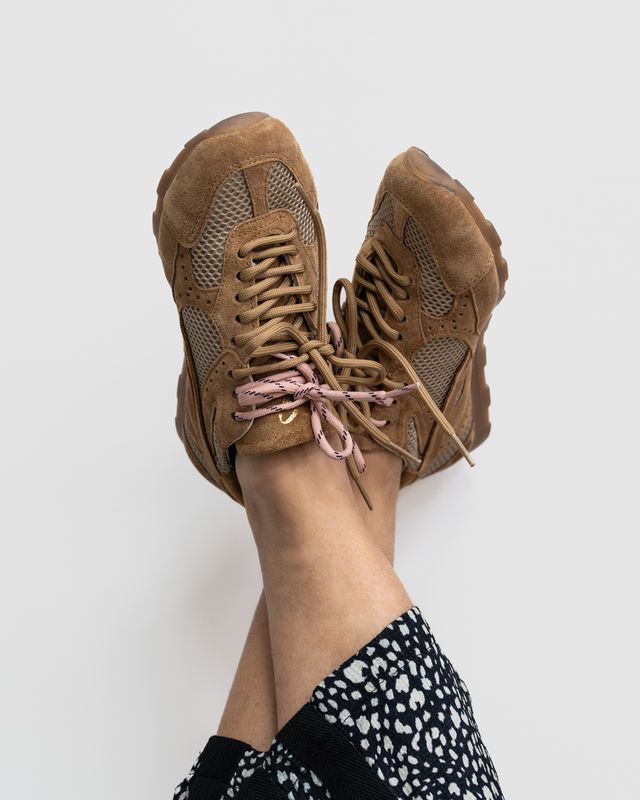 Sneaker Ovyé in camoscio moro