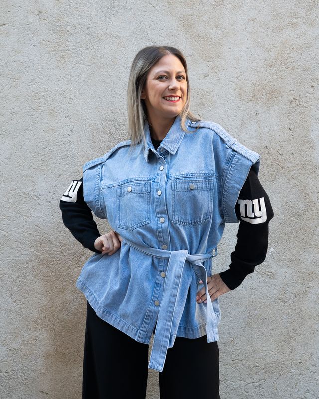 Giubbino smanicato Art Love in denim