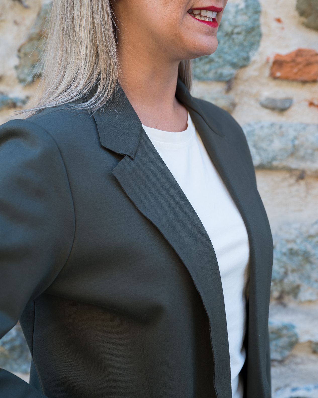 Blazer Maryley taglio vivo verde militare