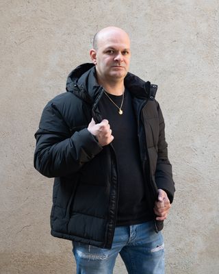 Giubbotto F**k uomo con cappuccio nero