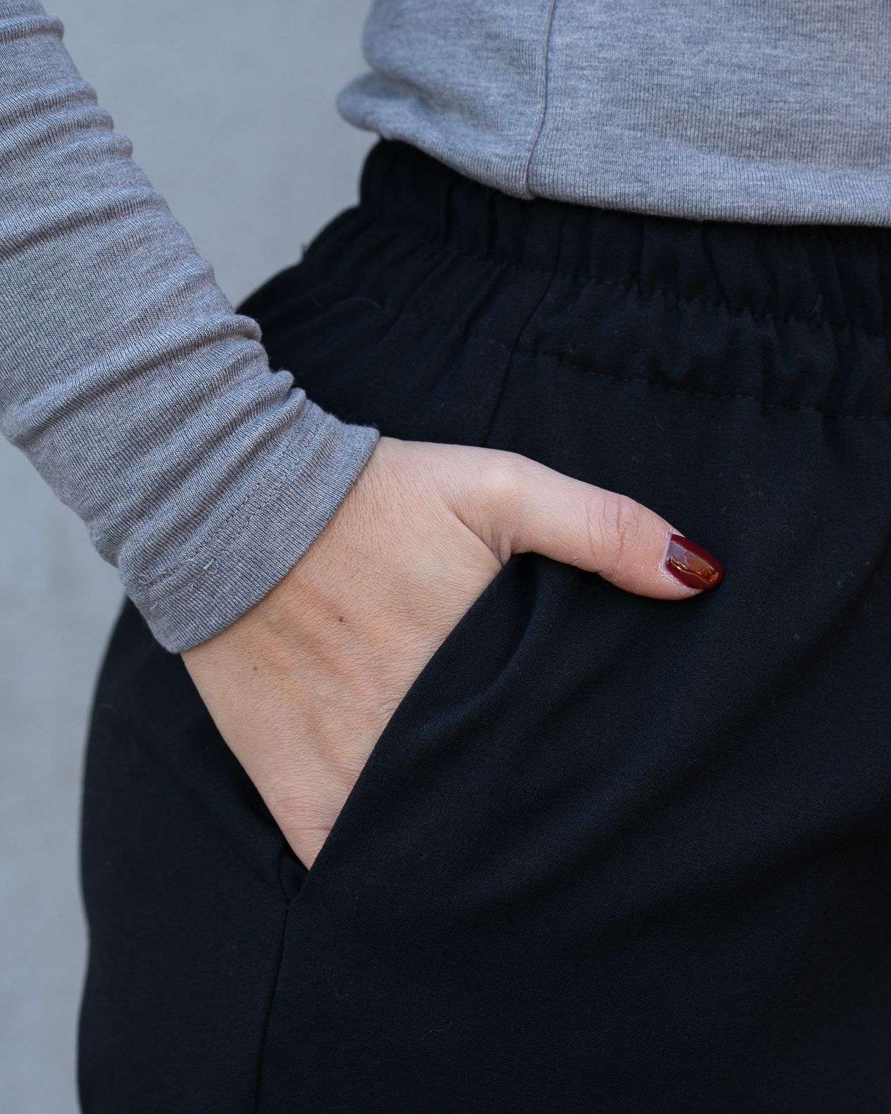 Pantalone Maryley nero con risvolto