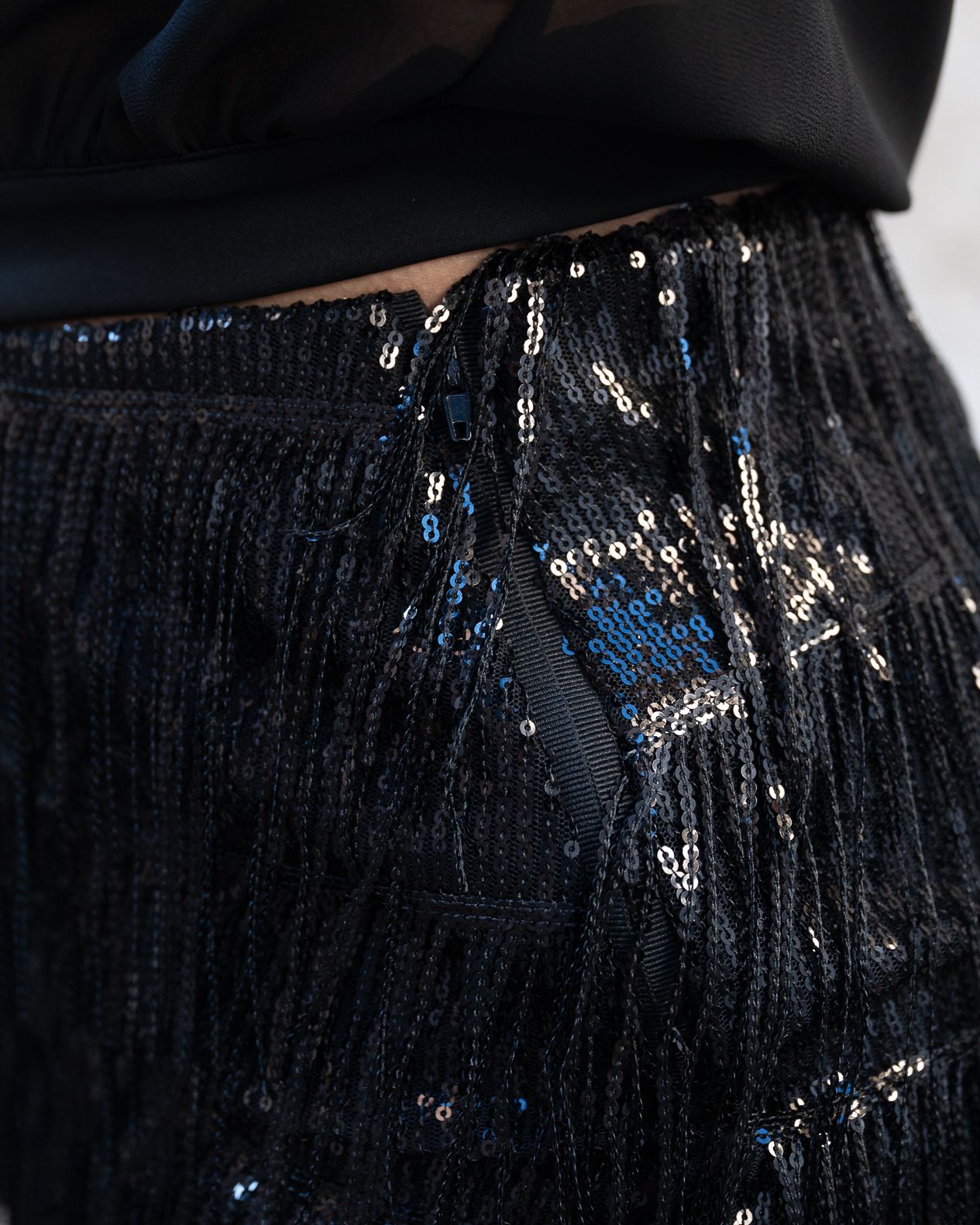 Minigonna HaveOne con frange paillettes nero