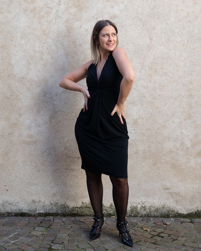 Abito Vicolo con scollo americano nero