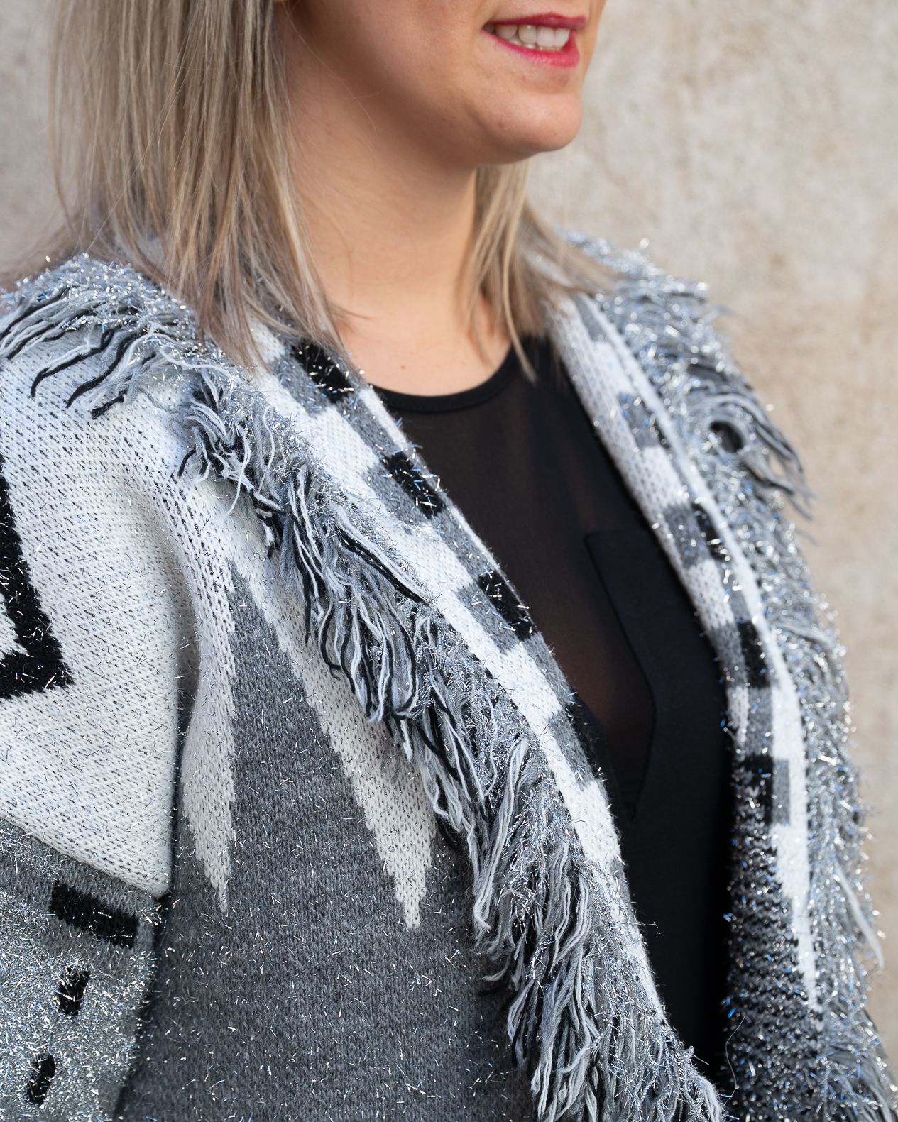 Cardigan stile alanui Vicolo bianco e grigio