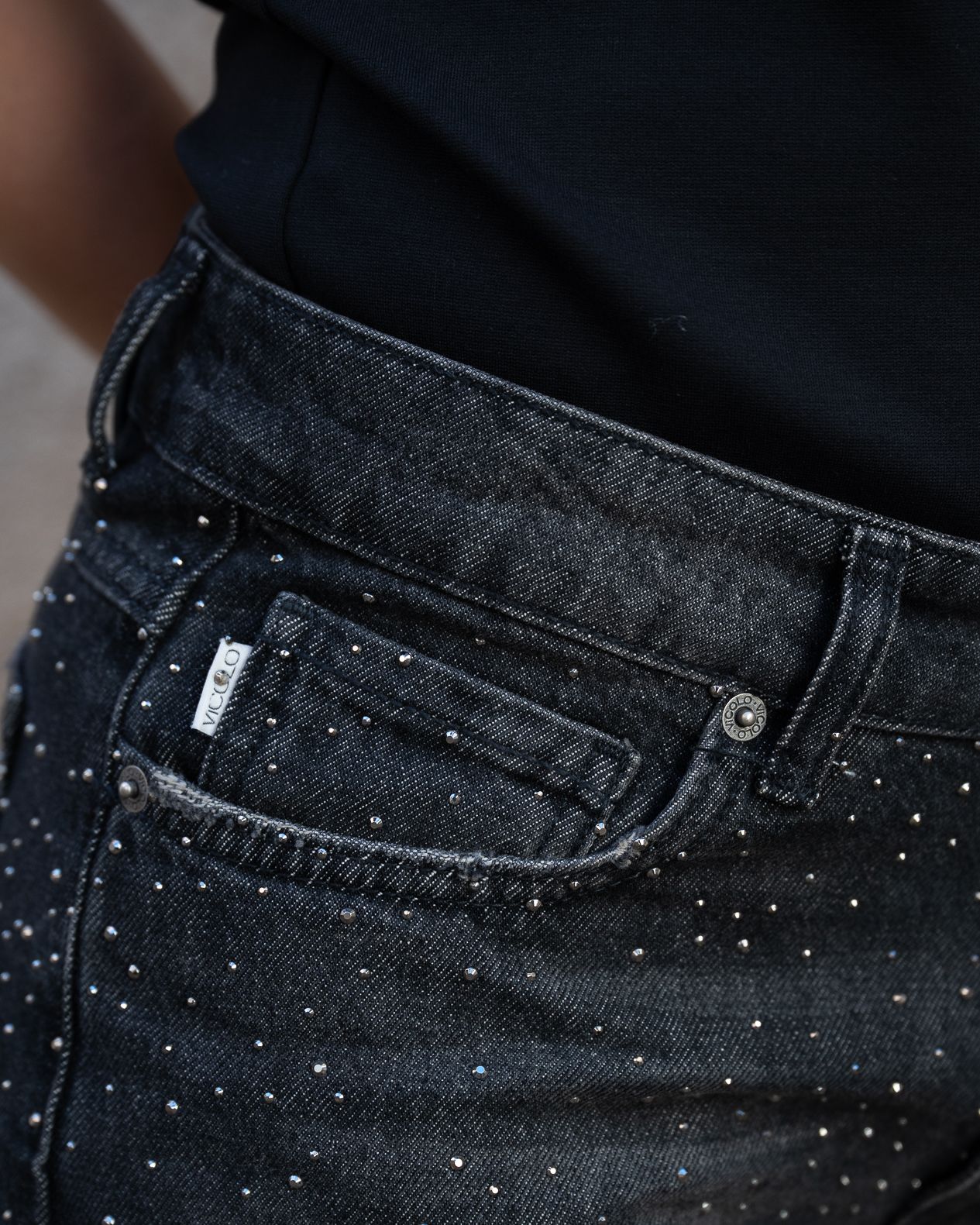 Jeans Vicolo modello Melody con strass slavato