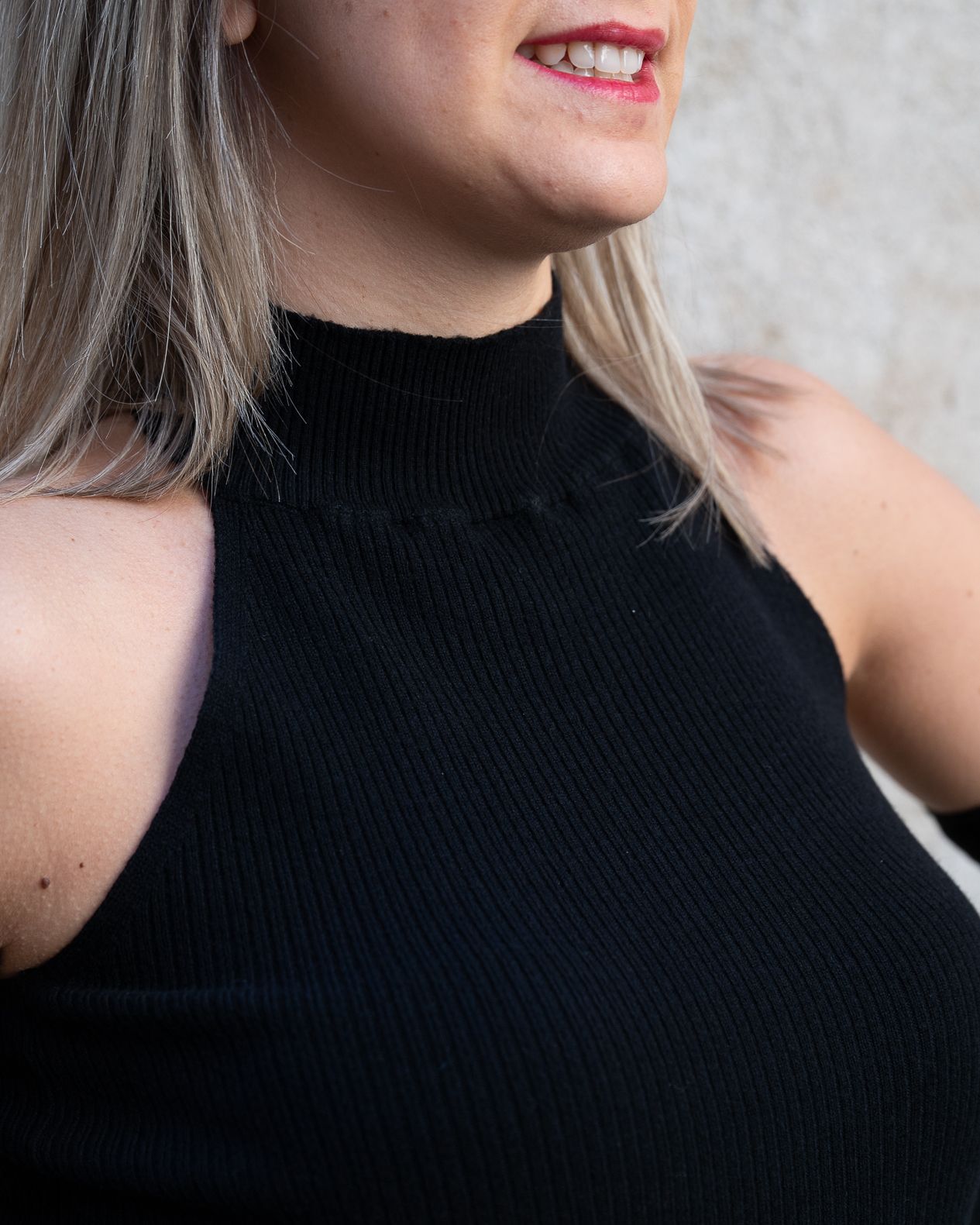 Maglia smanicata HaveOne con pizzo e manicotti